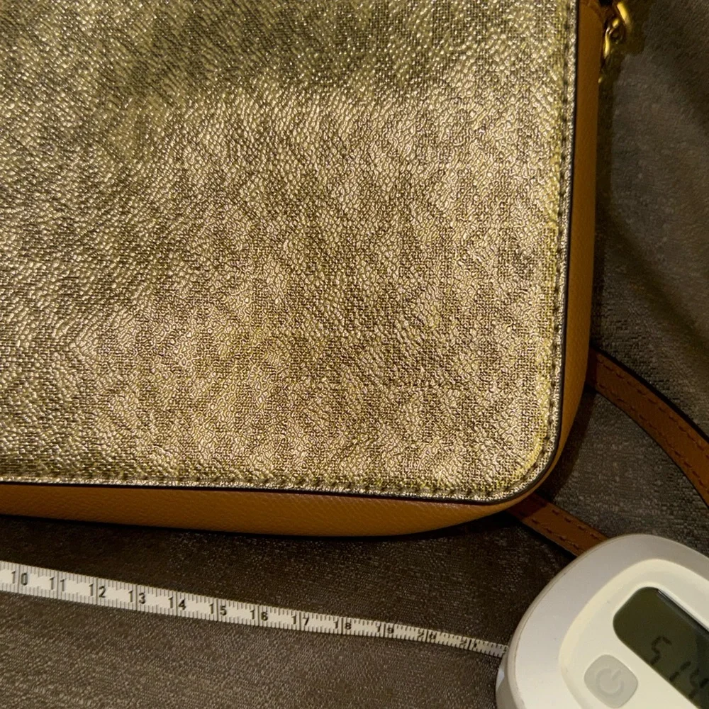 Michael Kors Jet Set Large East West Crossbody Shoulder Bag Gold - Picture 4 of 9